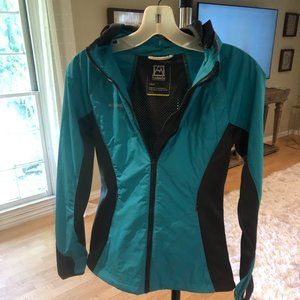 Wind Breaker / Light Jacket - Made for ACTIVITY!  Like New!